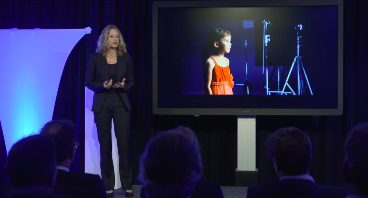 Anita Lettink presenting on Diversity