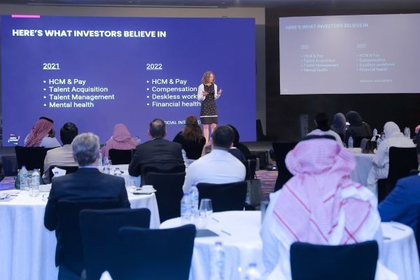 Anita Lettink presenting about HCM and Payroll Technology in Dubai